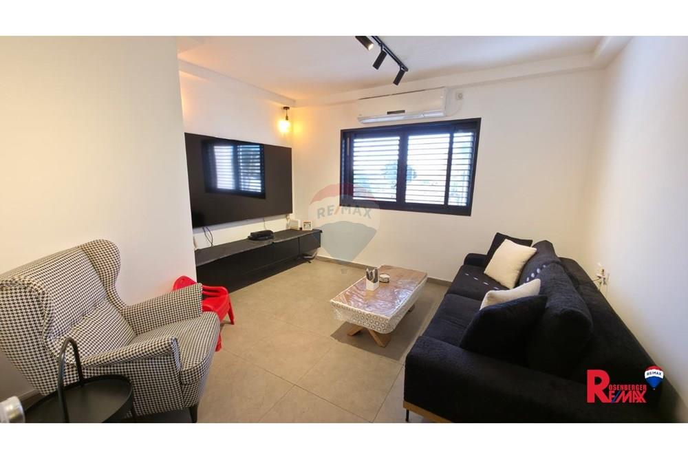 Apartment for Sale in Tel Aviv - Image 1