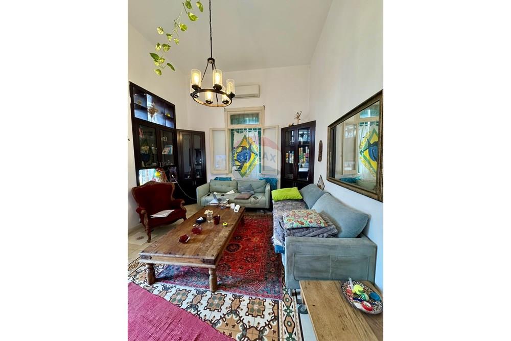 Apartment for Sale in Tel Aviv - Image 2