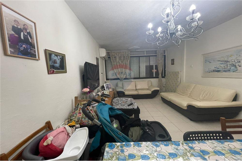 Apartment for Sale in Kiryat Yam - Image 1