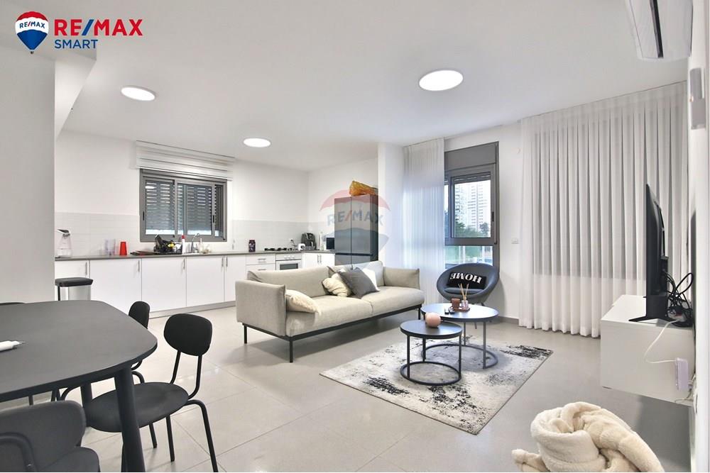 Apartment for Sale in קרית מוצקין - Image 2
