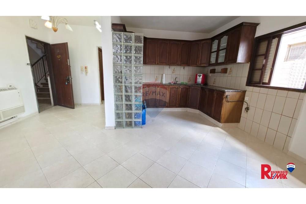Apartment for Sale in Holon - Image 2