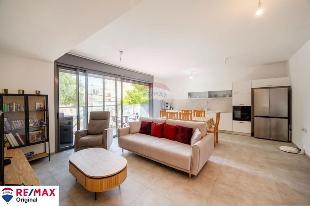 Apartment for Sale in Ramat Gan - Image 3