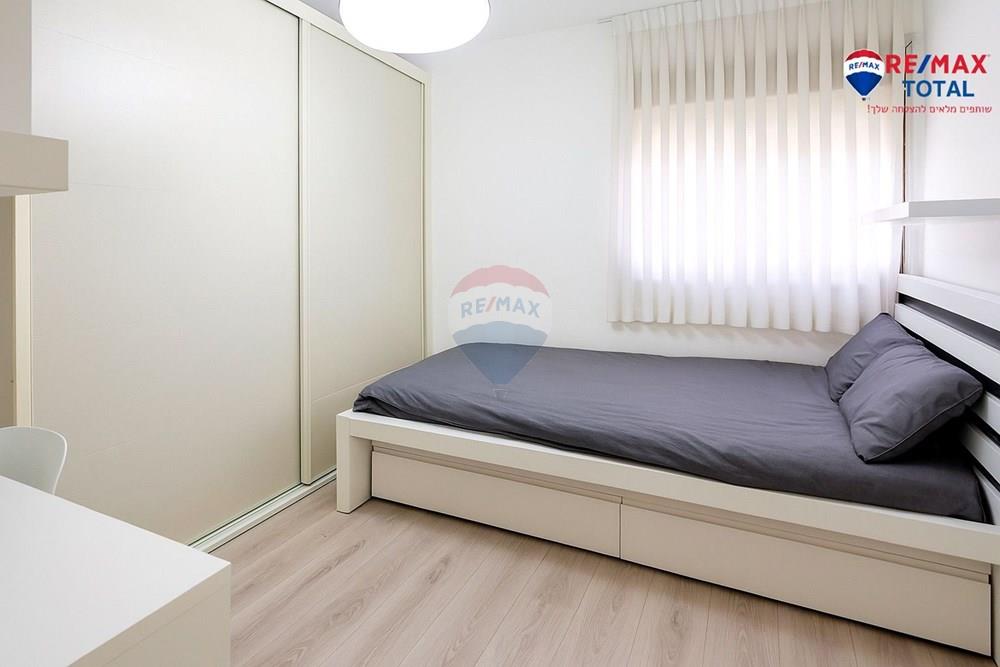 Apartment for Sale in Rishon LeZion - Image 1