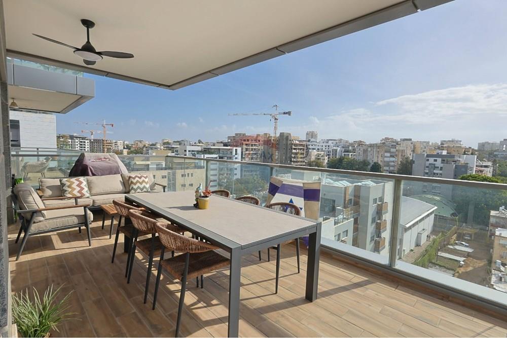 Apartment for Sale in Herzliya - Image 3
