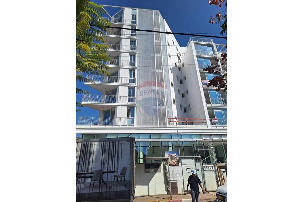 Apartment for Sale in Herzliya - Image 2