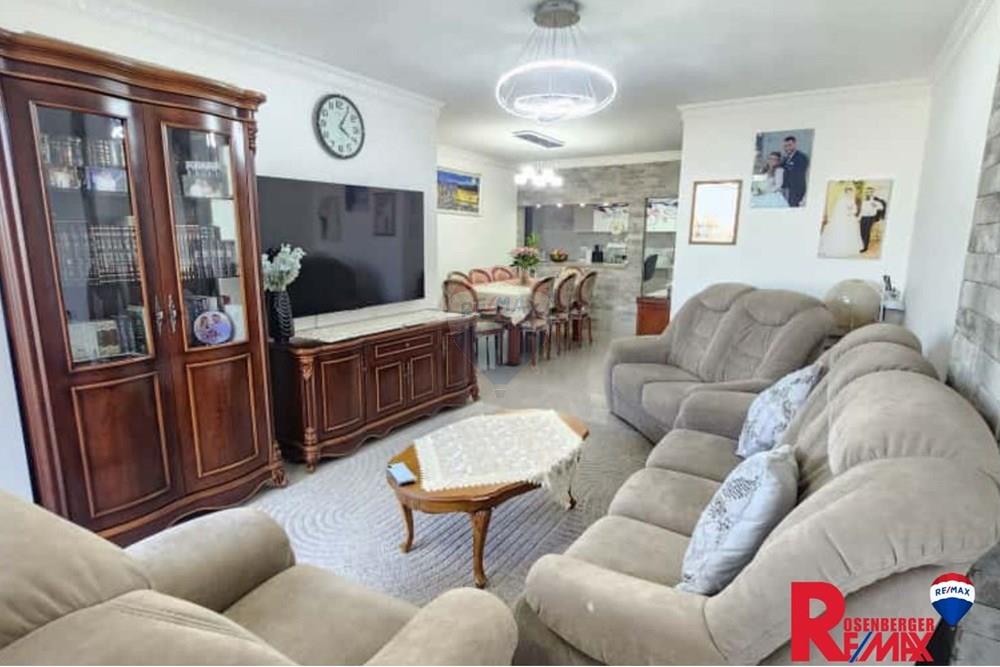 Apartment for Sale in Tel Aviv - Image 2
