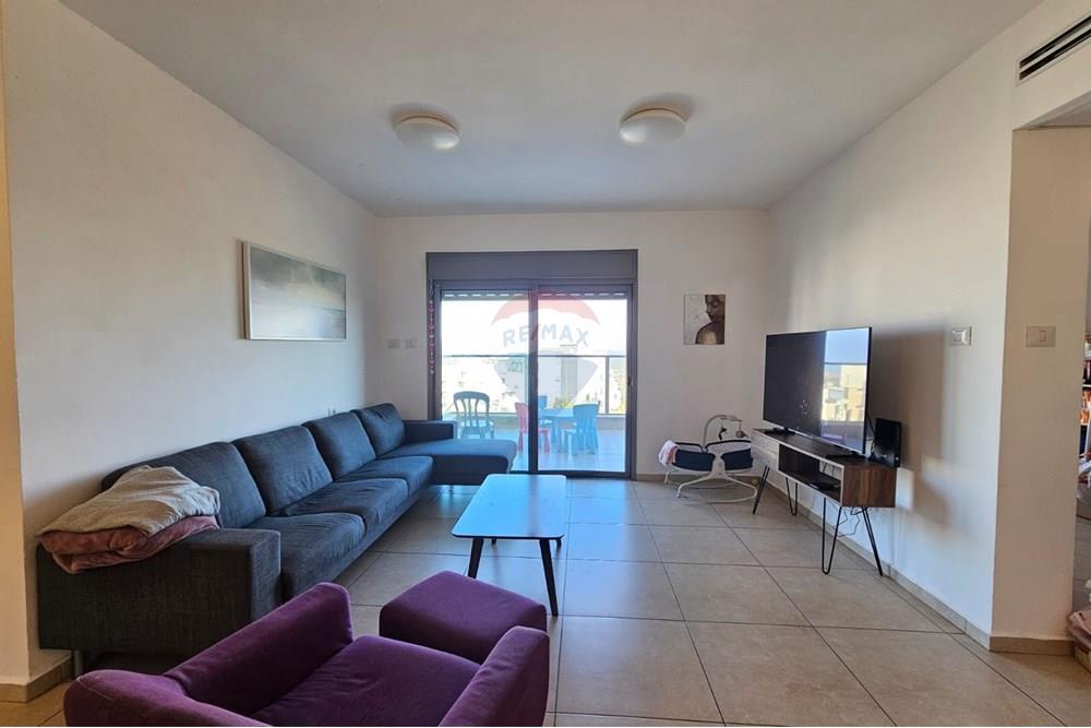Apartment for Sale in מעלות - Image 1
