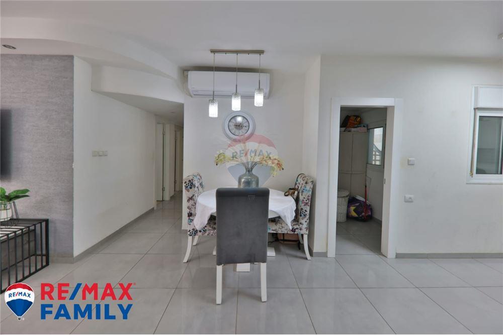 Apartment for Sale in Kiryat Yam - Image 5