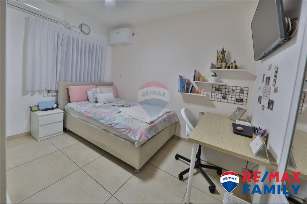 Apartment for Sale in קרית מוצקין - Image 7