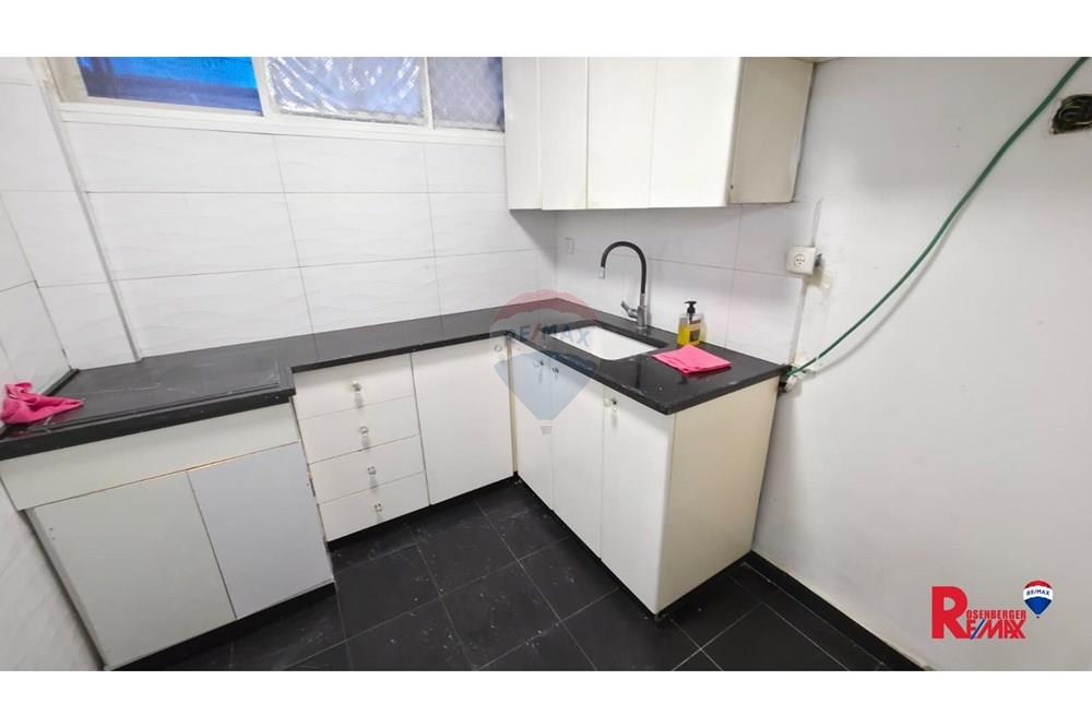 Apartment for Sale in Holon - Image 3