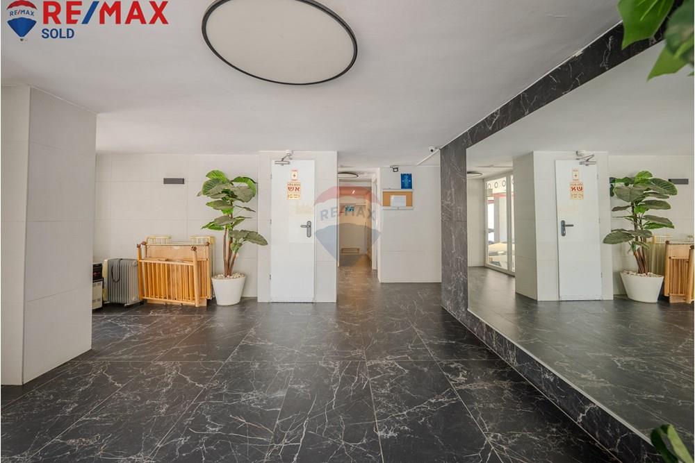 Apartment for Sale in Petah Tikva - Image 2