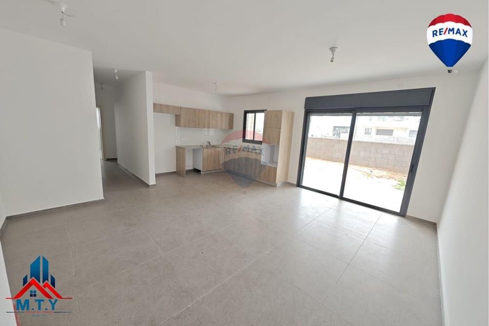 Apartment for Sale in Lod - Image 1
