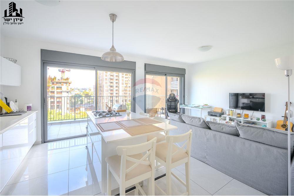 Apartment for Sale in Tel Aviv - Image 5