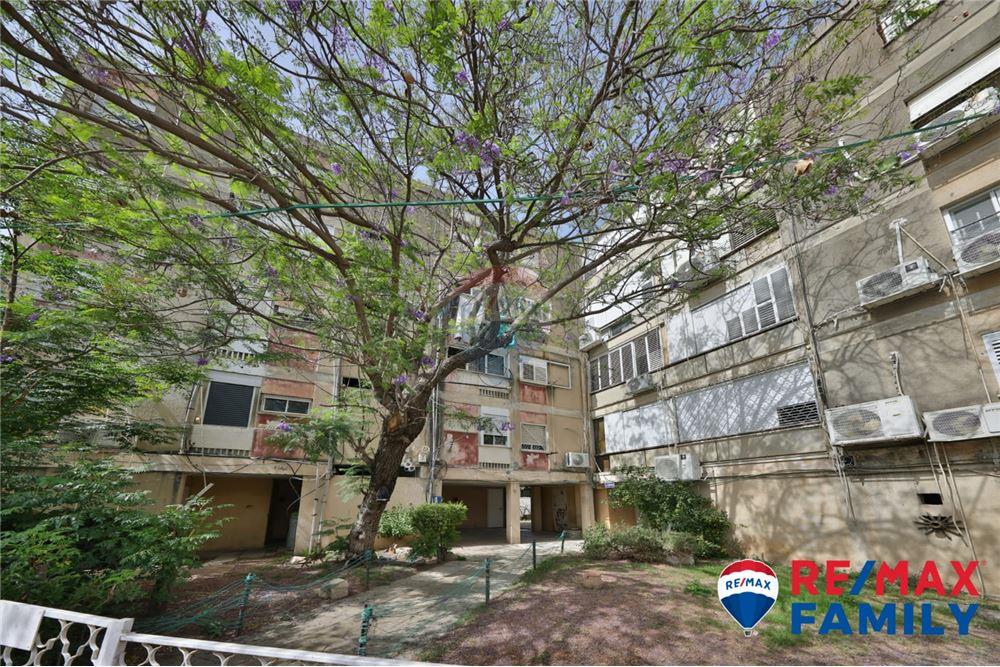 Apartment for Sale in קרית מוצקין - Image 2