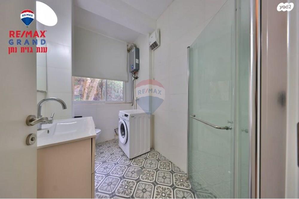 Apartment for Sale in Haifa - Image 4