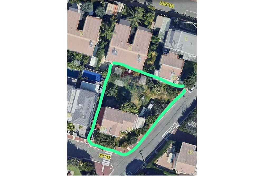 Apartment for Sale in Kfar Saba - Image 1