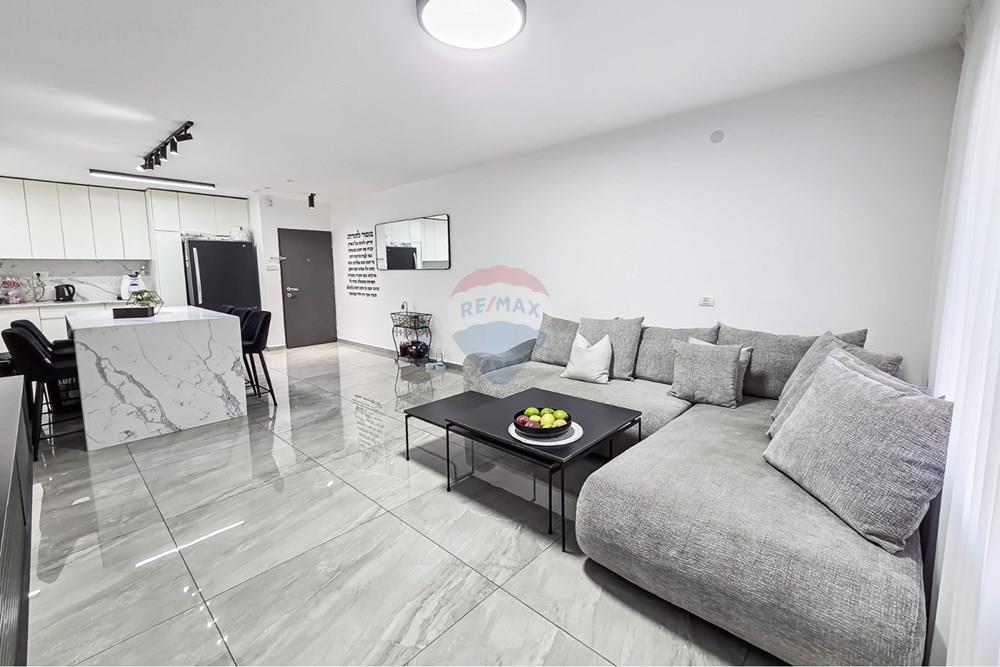 Apartment for Sale in Kiryat Yam - Image 1