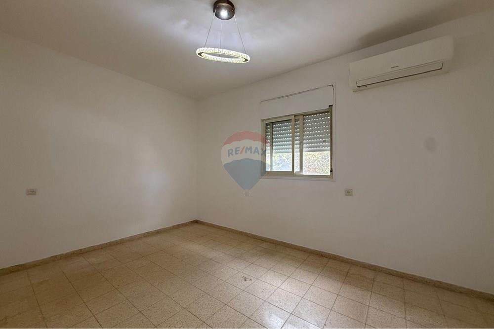 Apartment for Sale in נוף הגליל - Image 4