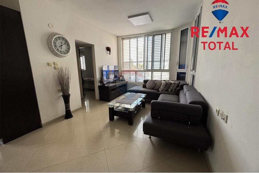 Apartment for Sale in Holon - Image 1