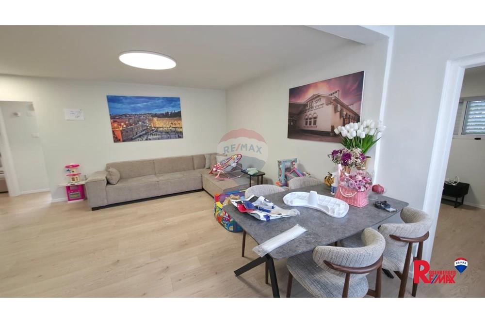 Apartment for Sale in Rishon LeZion - Image 2