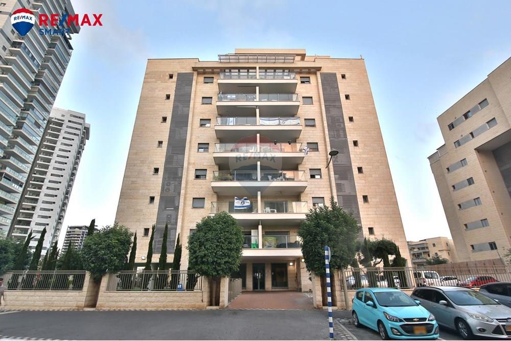 Apartment for Sale in קרית מוצקין - Image 1