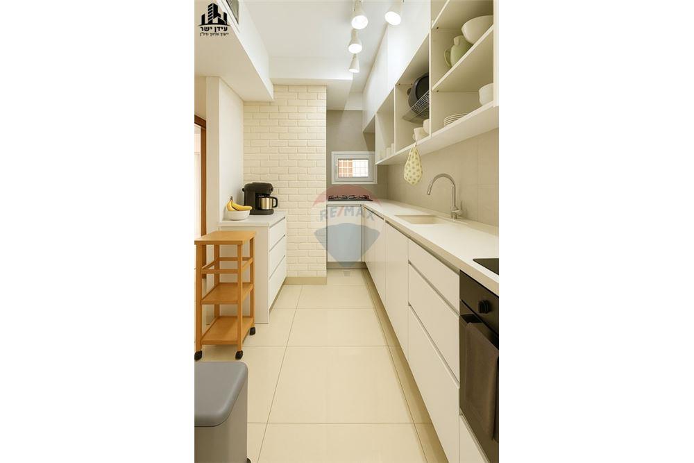 Apartment for Sale in Tel Aviv - Image 3