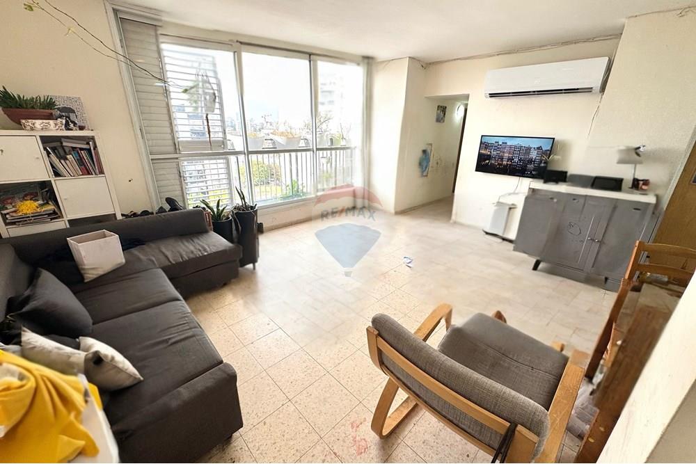Apartment for Sale in Ramat Gan - Image 2