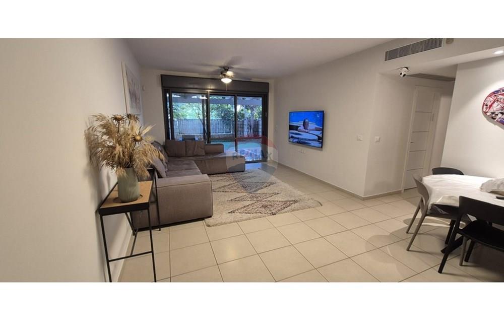 Apartment for Sale in Kfar Saba - Image 1