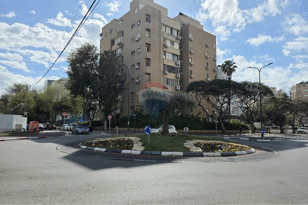 Apartment for Sale in Netanya - Image 1