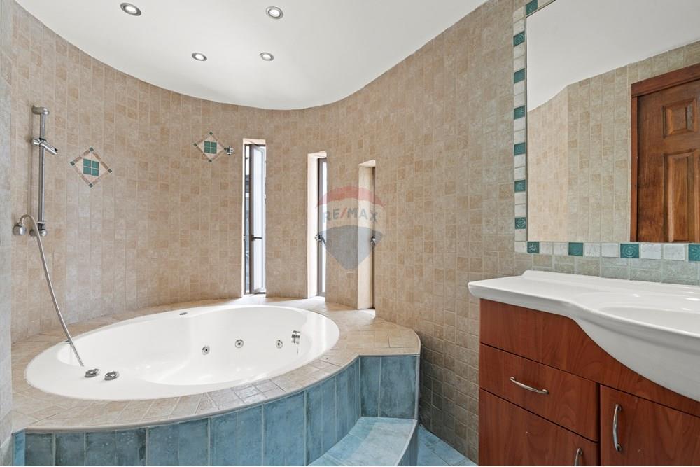 Apartment for Sale in Rishon LeZion - Image 3