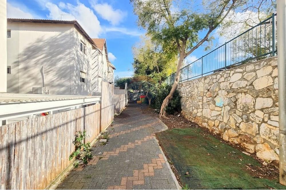 Apartment for Sale in מעלות - Image 5