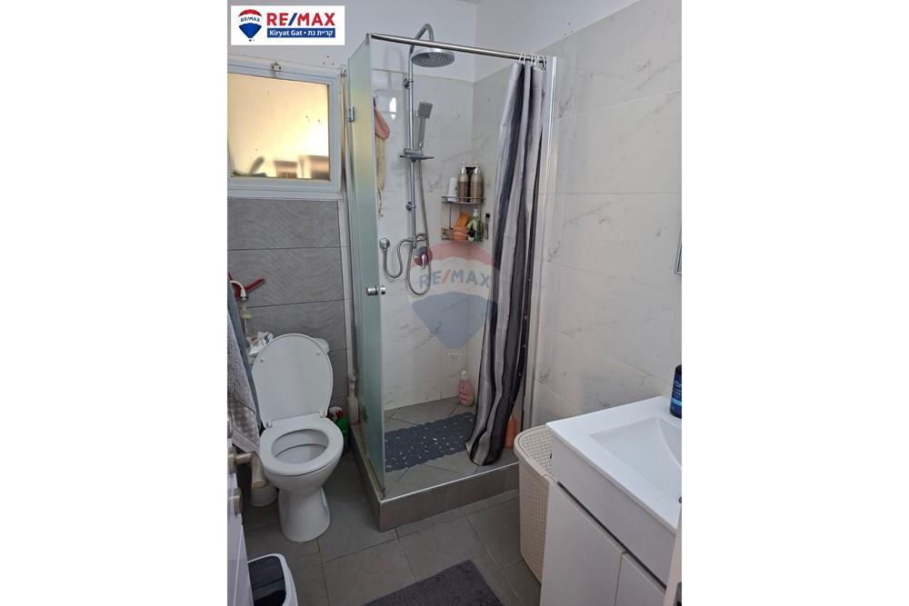 Apartment for Sale in קרית גת - Image 4