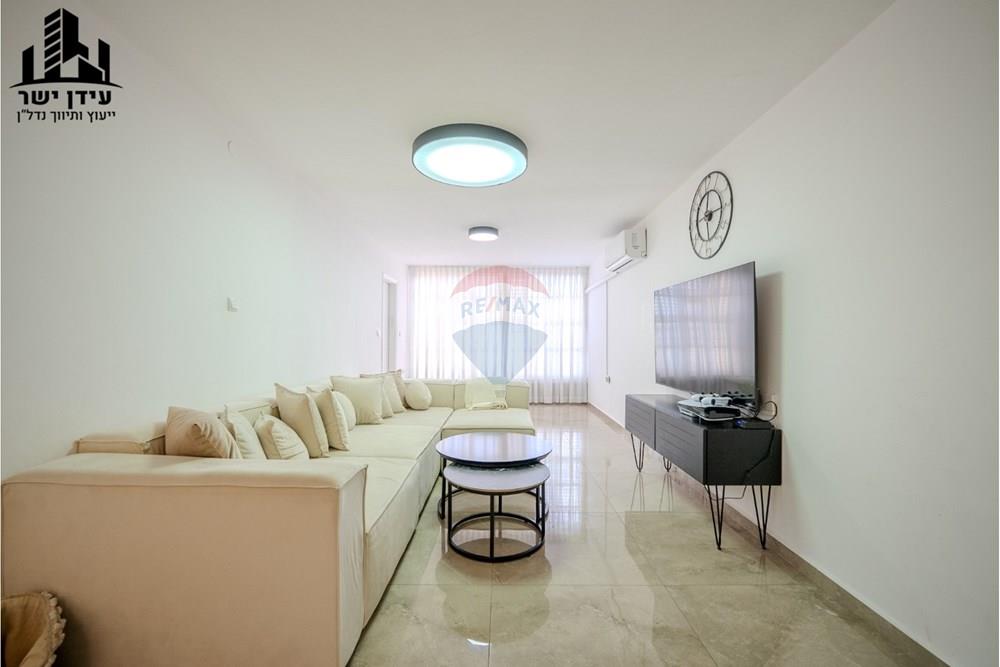Apartment for Sale in Tel Aviv - Image 4
