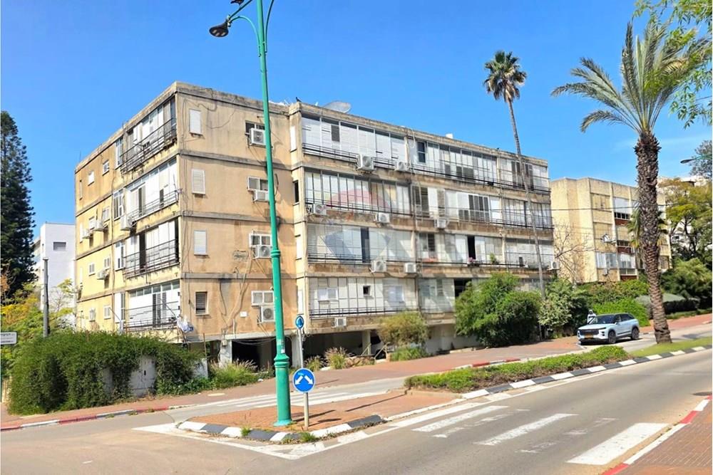 Apartment for Sale in Hadera - Image 1