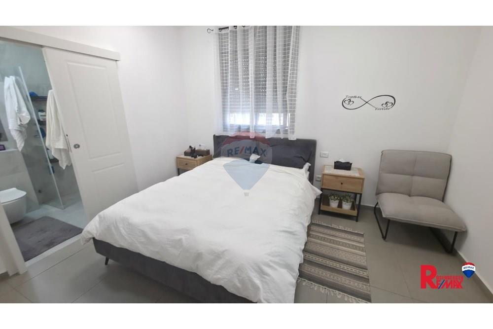 Apartment for Sale in Holon - Image 6