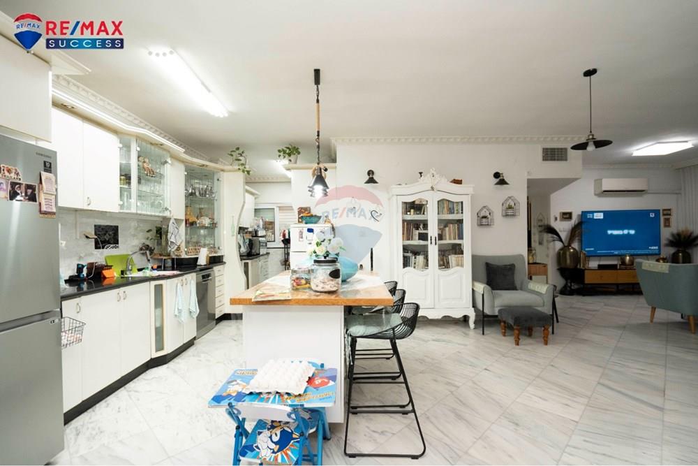 Apartment for Sale in Lod - Image 7