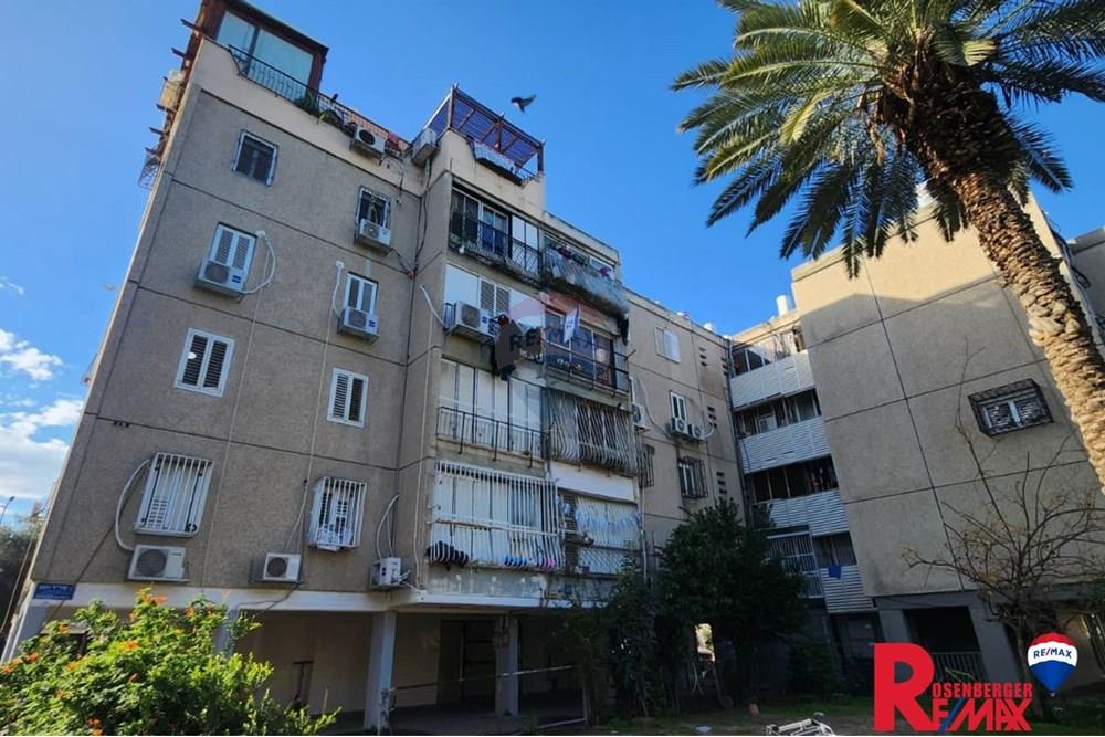 Apartment for Sale in Tel Aviv - Image 1