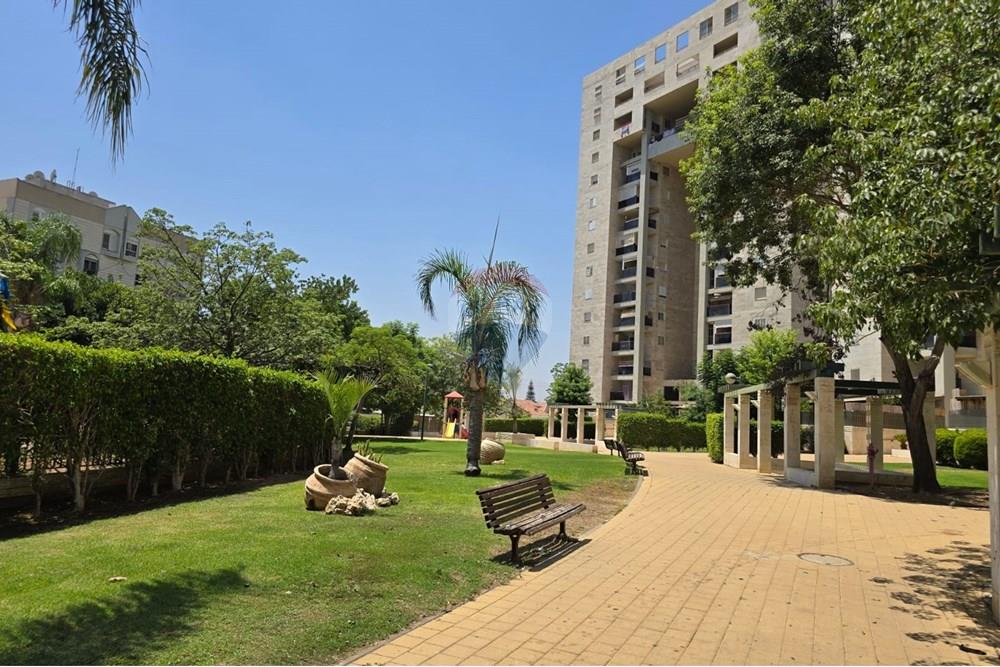 Apartment for Sale in קרית גת - Image 2