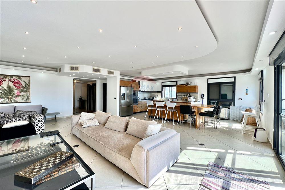 Apartment for Sale in Netanya - Image 3