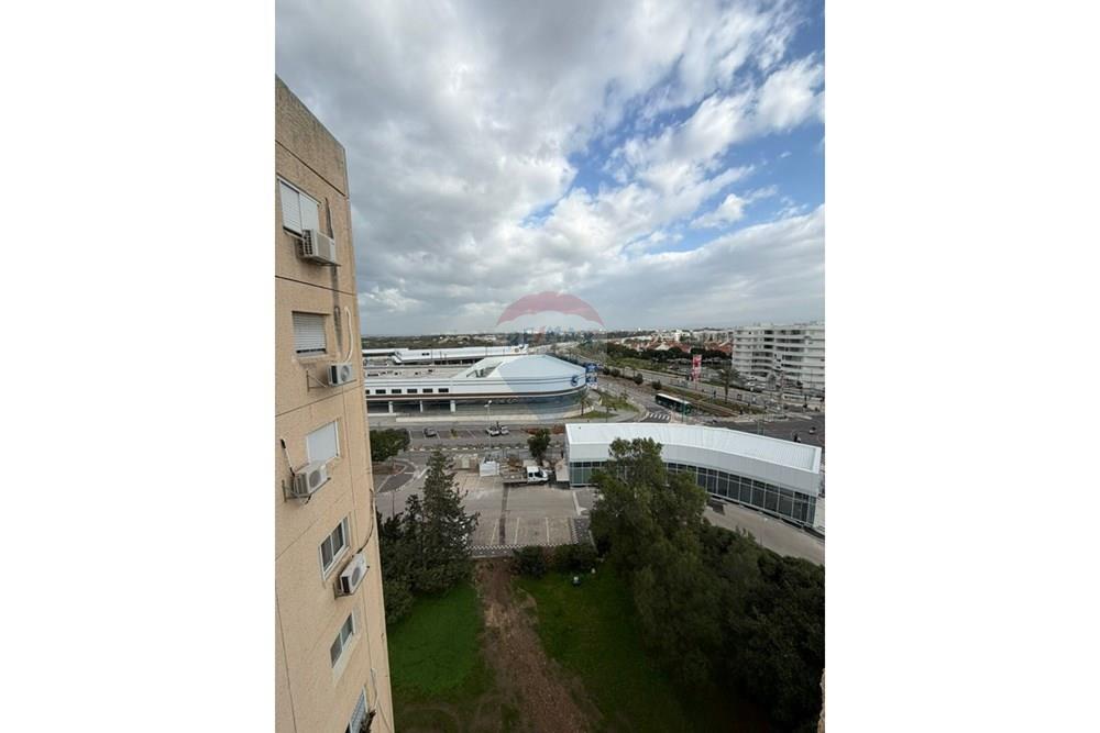 Apartment for Sale in Kiryat Yam - Image 1