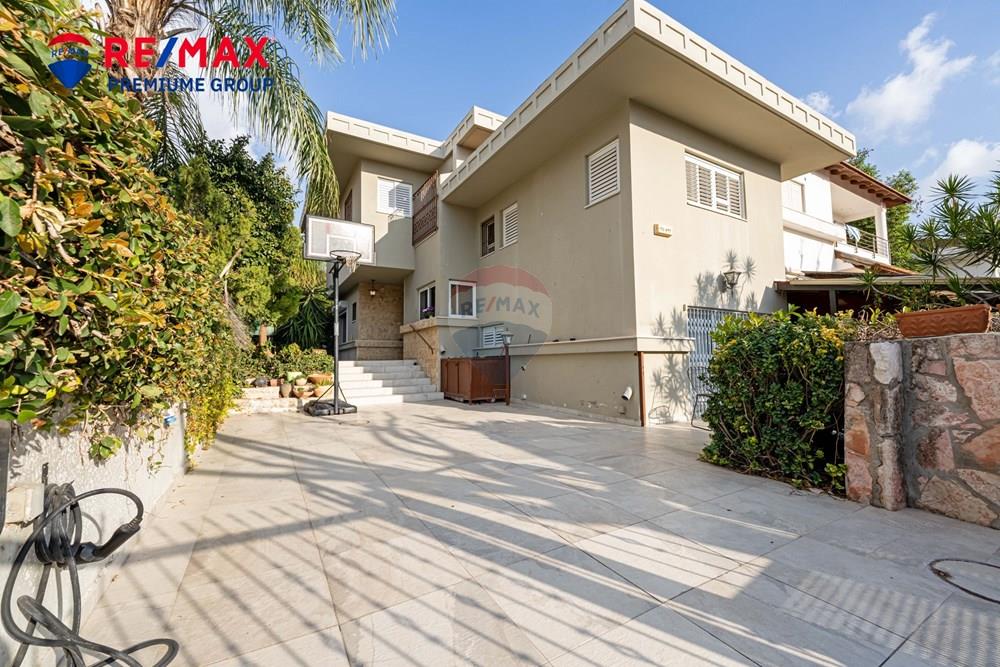 Apartment for Sale in שוהם - Image 1