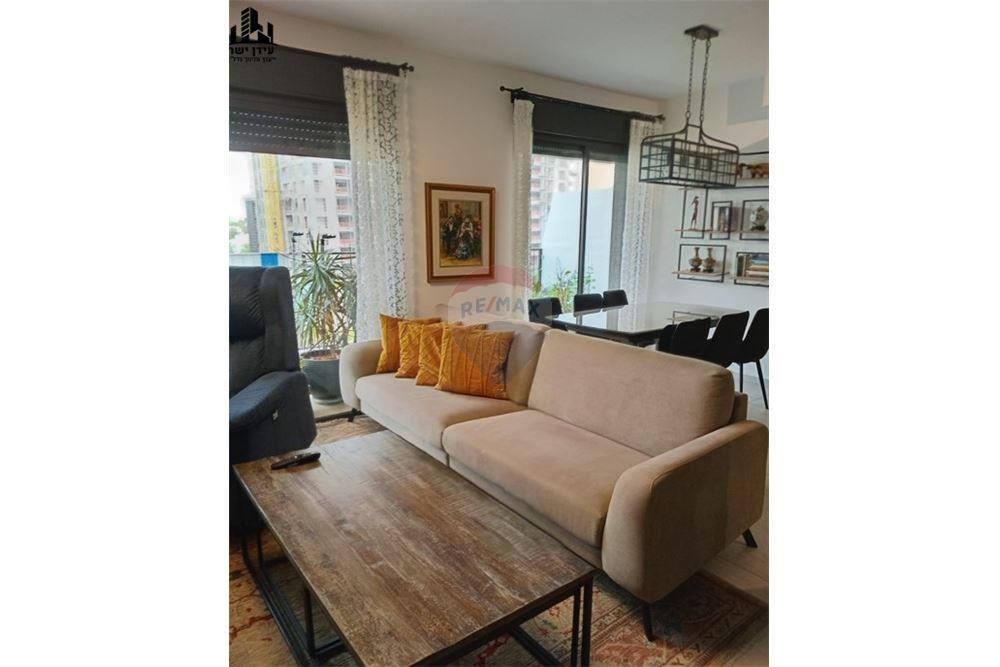 Apartment for Sale in Tel Aviv - Image 1