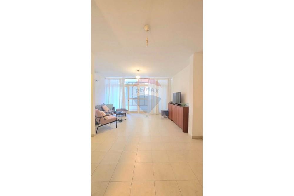 Apartment for Sale in Hadera - Image 2