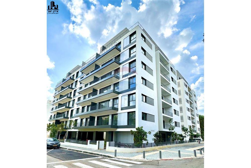 Apartment for Sale in Tel Aviv - Image 1