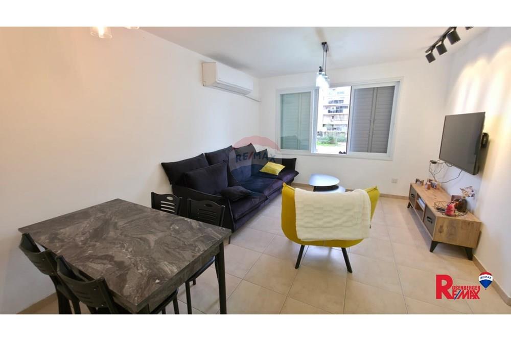 Apartment for Sale in Holon - Image 2