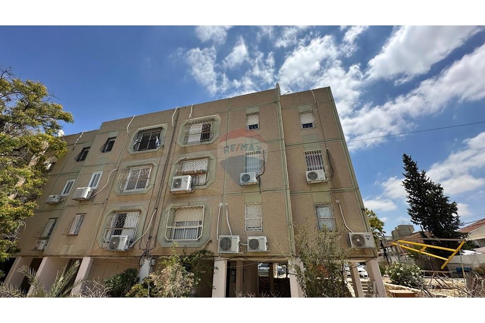 Apartment for Sale in Beer Sheva - Image 1