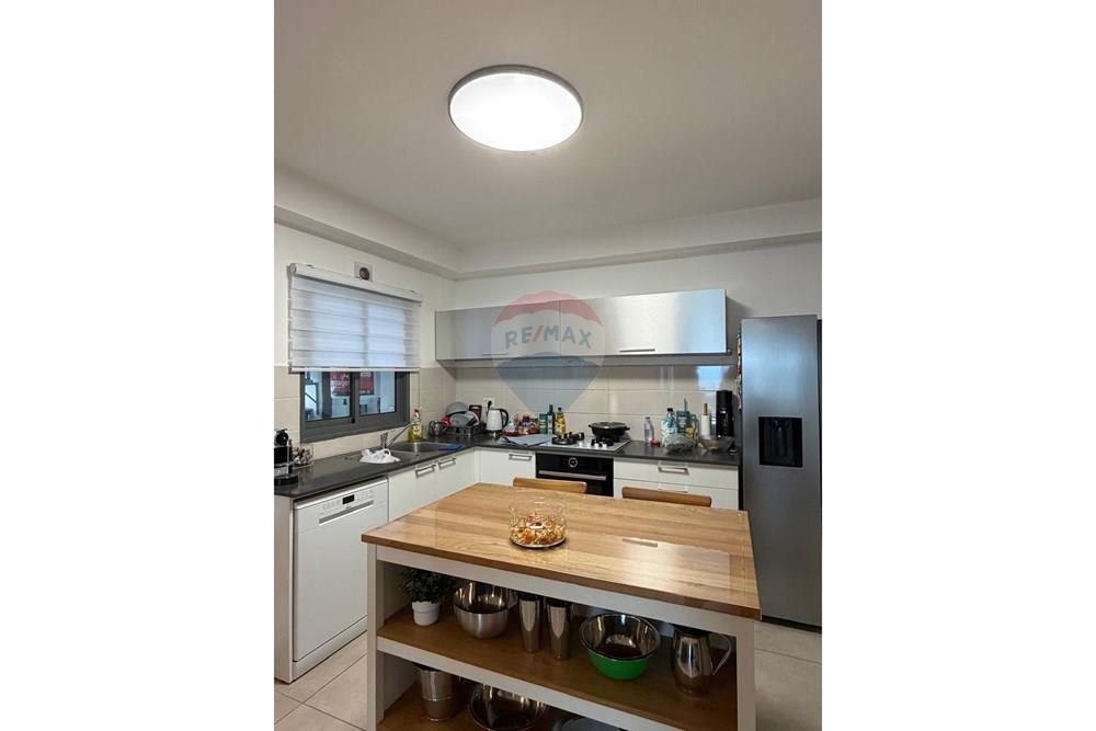 Apartment for Sale in קרית מוצקין - Image 2