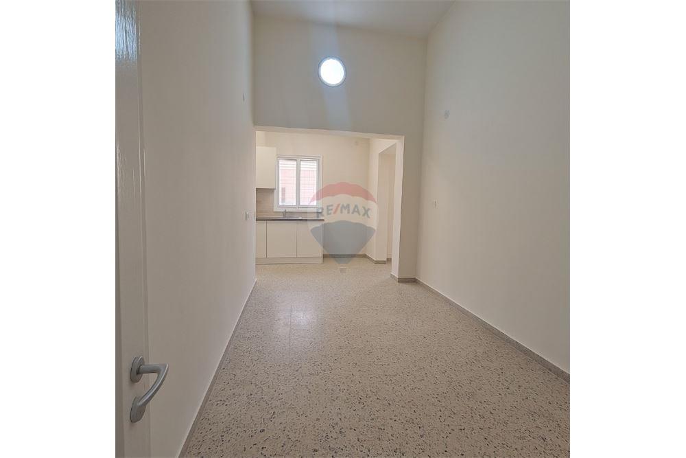 Apartment for Sale in Tel Aviv - Image 3