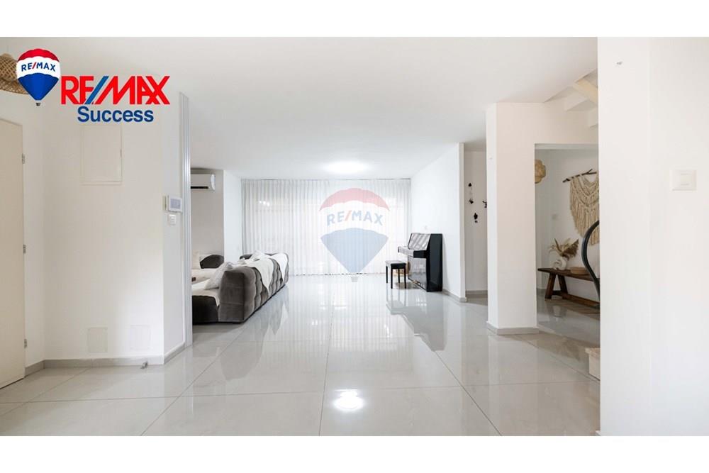 Apartment for Sale in Lod - Image 2