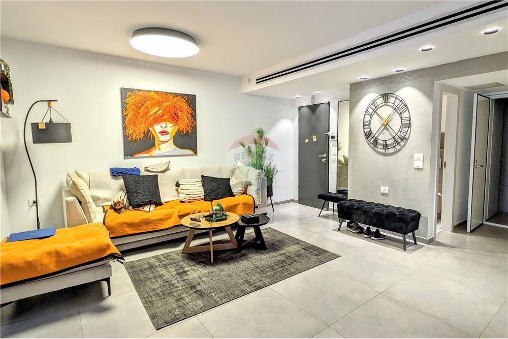 Apartment for Sale in Or Yehuda - Image 1